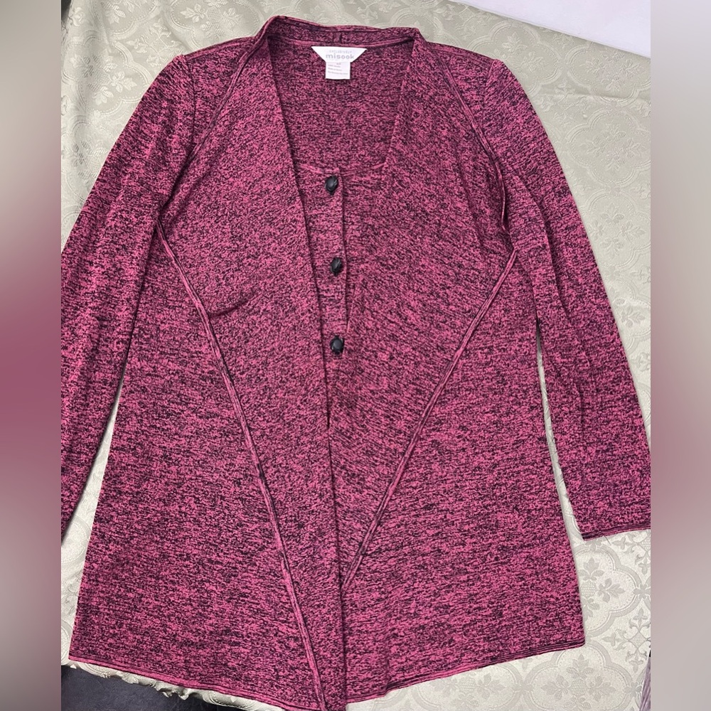 EXCLUSIVELY MISOOK Women’s Maroon color Cardigan Sweater size XS stretchy